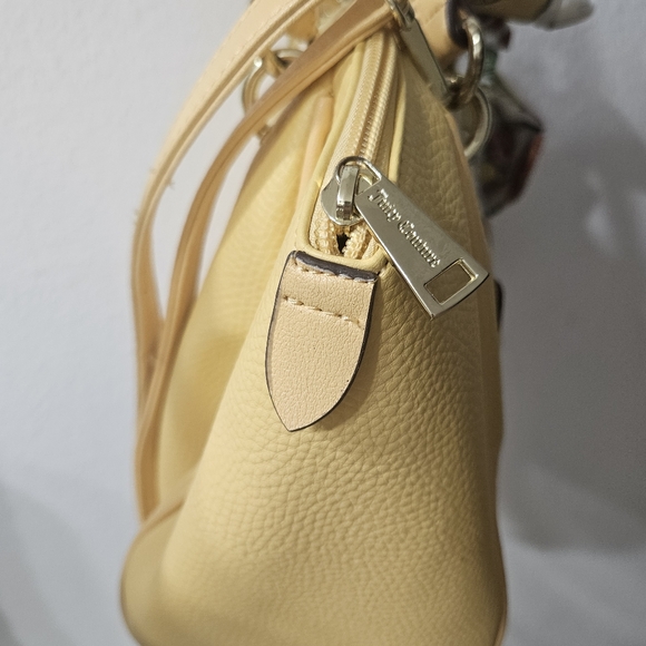 ✨️JUICY COUTURE YELLOW LEATHER ORIGINAL SATCHET PURSE✨️ OG JUICY COUTURE - Picture 5 of 11